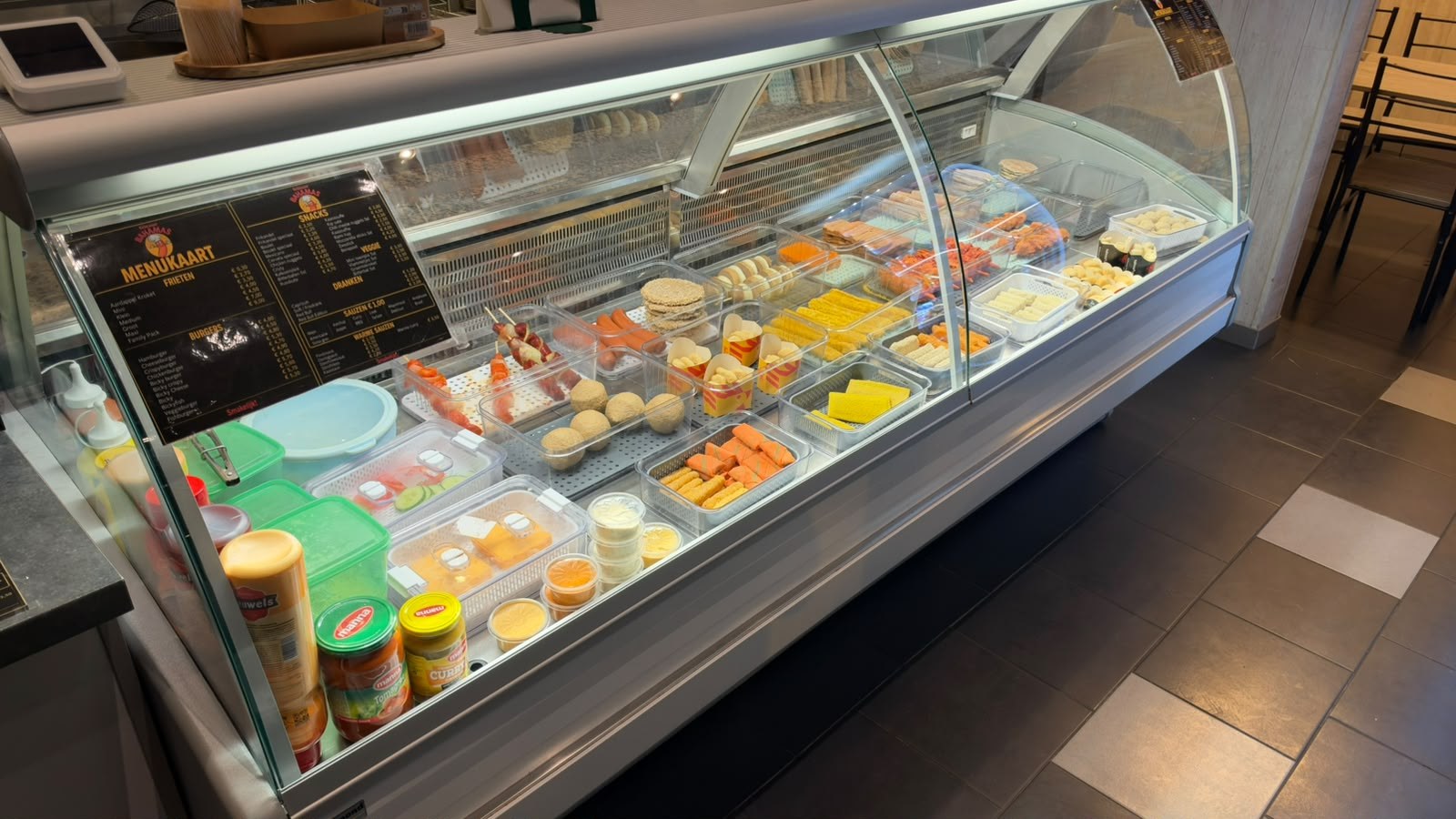 Snackaanbod in de toonbank